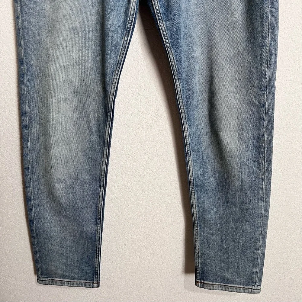 Zara Light Wash Slim Fit Denim Jeans 32